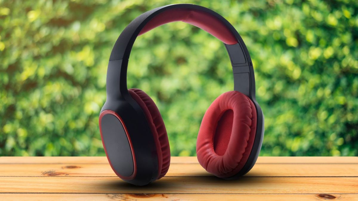 2 Best Custom Headphones Print-On-Demand Suppliers
