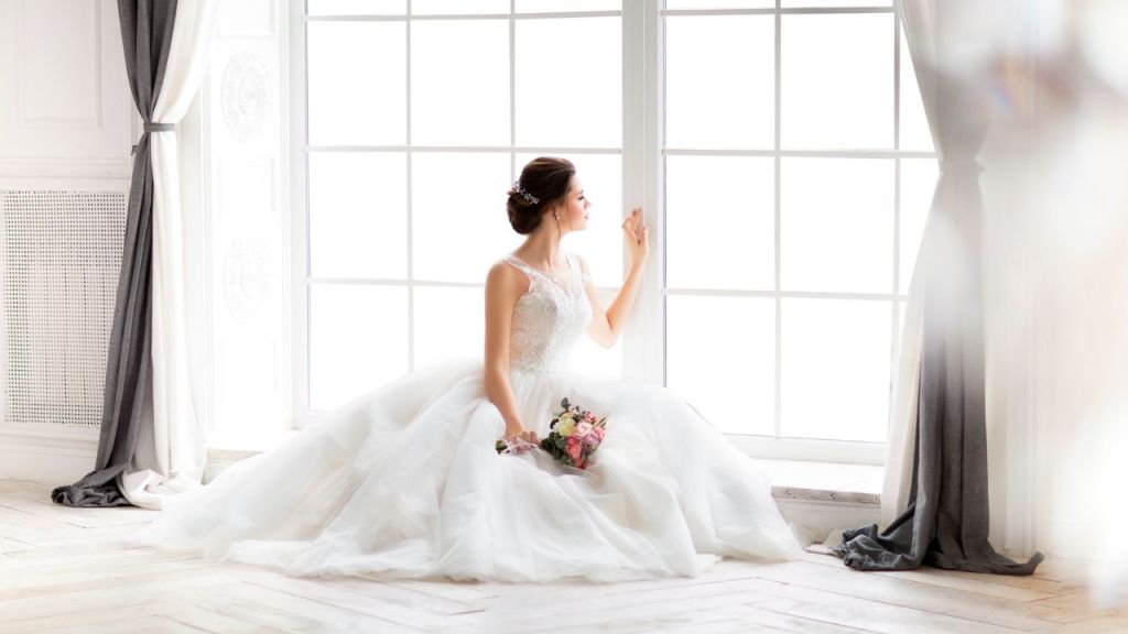 Wedding dress manufacturers in the USA featured image